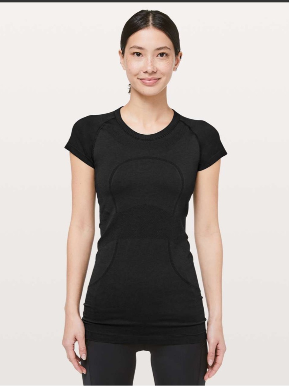 Lululemon Swiftly Tech Short Sleeve Crew in Black Size 8